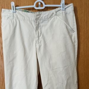 Mossimo white capris, size 11